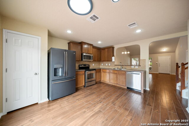 Listing photo id 15 for 10438 Sun Mill