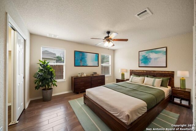 Listing photo id 19 for 10438 Sun Mill