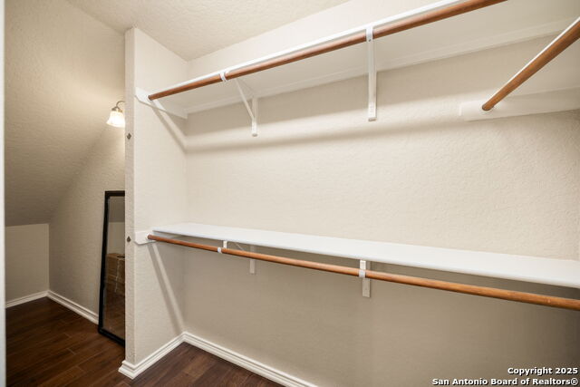 Listing photo id 25 for 10438 Sun Mill