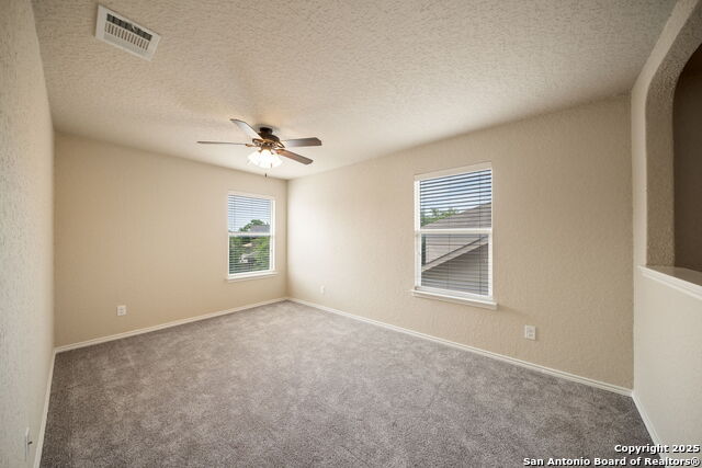 Listing photo id 32 for 10438 Sun Mill