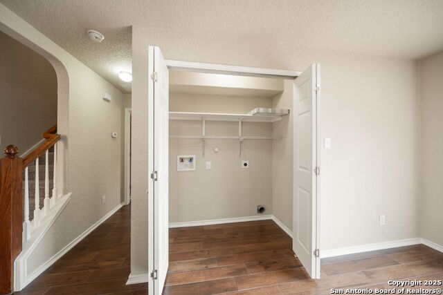Listing photo id 36 for 10438 Sun Mill