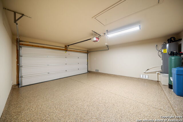 Listing photo id 37 for 10438 Sun Mill