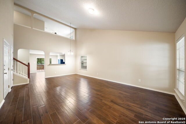 Listing photo id 5 for 10438 Sun Mill