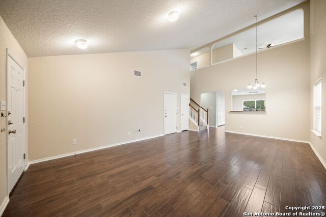 Listing photo id 6 for 10438 Sun Mill