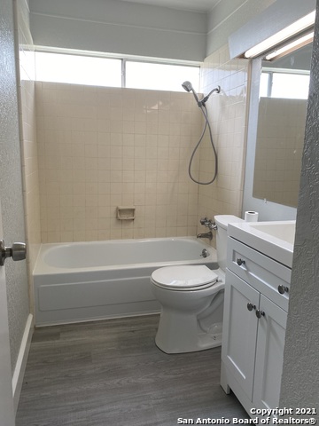 Image 12 of 18 For 12421 Trailing Oaks St