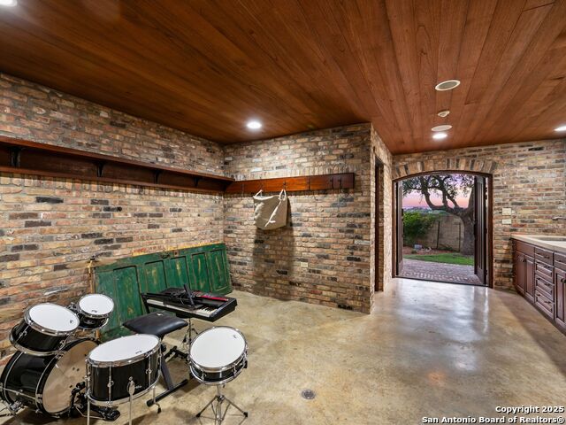 Image 88 of 100 For 52 Oakland Hills