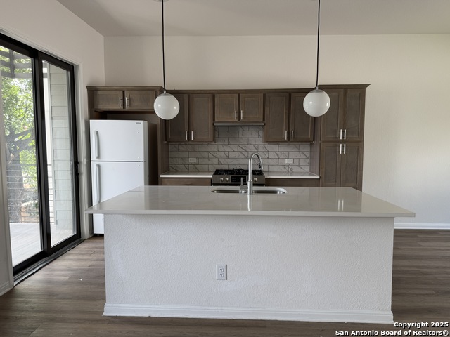 Image 9 of 39 For 415 Jackson  201