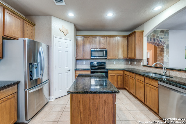 Image 10 of 28 For 21835 Seminole Oaks