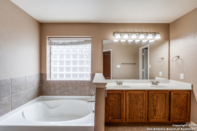 Image 15 of 28 For 21835 Seminole Oaks