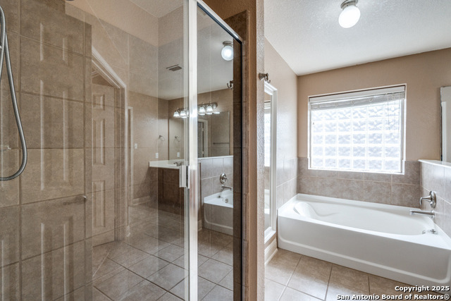 Image 18 of 28 For 21835 Seminole Oaks