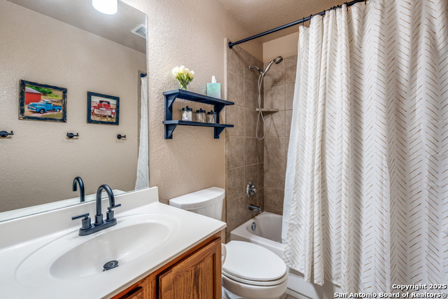 Image 21 of 28 For 21835 Seminole Oaks