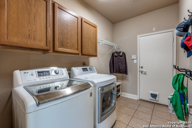 Image 22 of 28 For 21835 Seminole Oaks