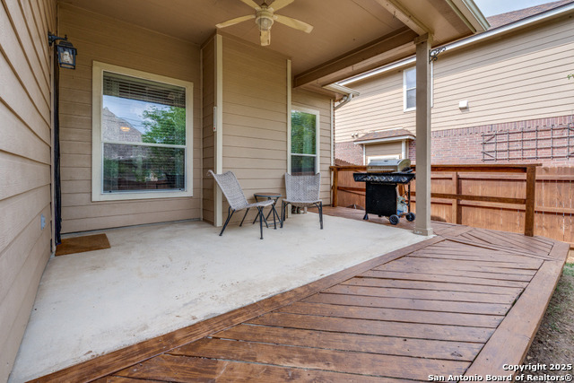 Image 23 of 28 For 21835 Seminole Oaks