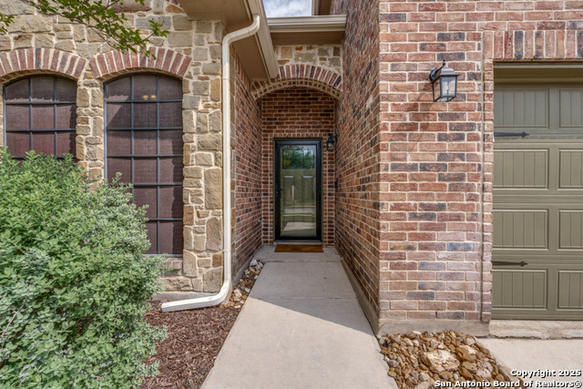Image 3 of 28 For 21835 Seminole Oaks