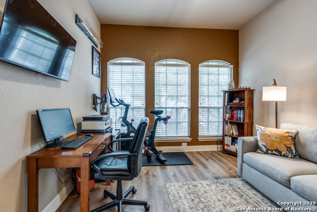 Image 5 of 28 For 21835 Seminole Oaks
