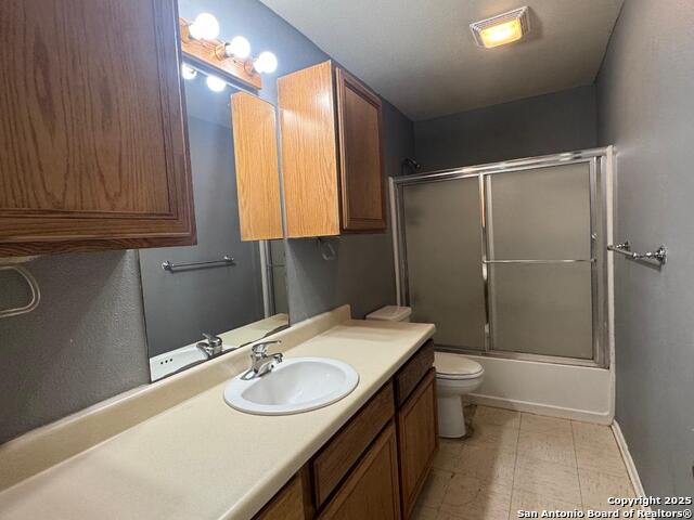 Image 7 of 7 For 823 Dallas  B