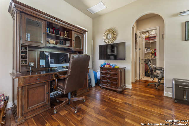 Image 10 of 59 For 135 Penns Way