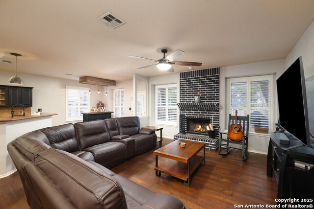 Listing photo id 8 for 798 San Mateo