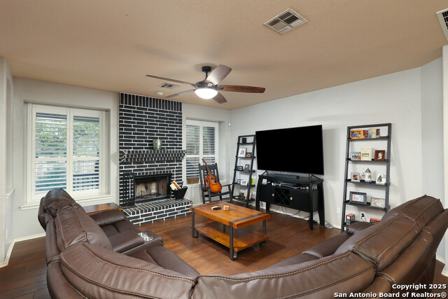 Listing photo id 9 for 798 San Mateo