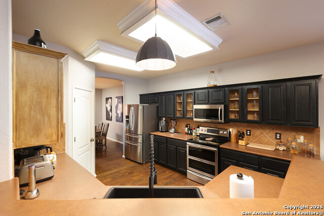 Listing photo id 11 for 798 San Mateo
