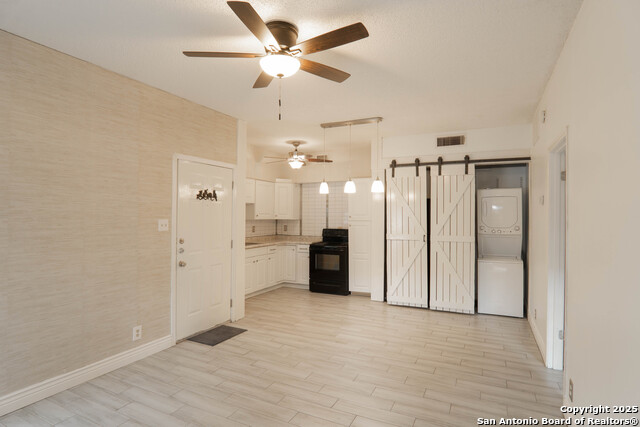 Image 2 of 12 For 8655 Datapoint Dr  203b
