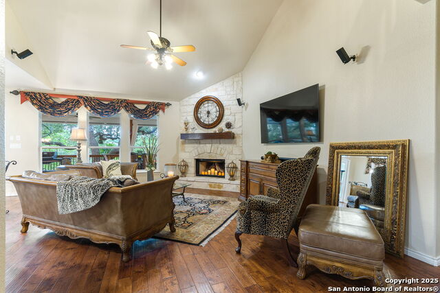 Image 16 of 53 For 26019 Meadowlark Bay