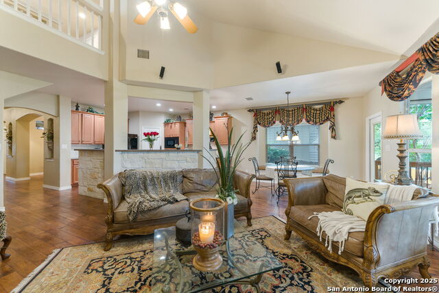 Image 18 of 53 For 26019 Meadowlark Bay