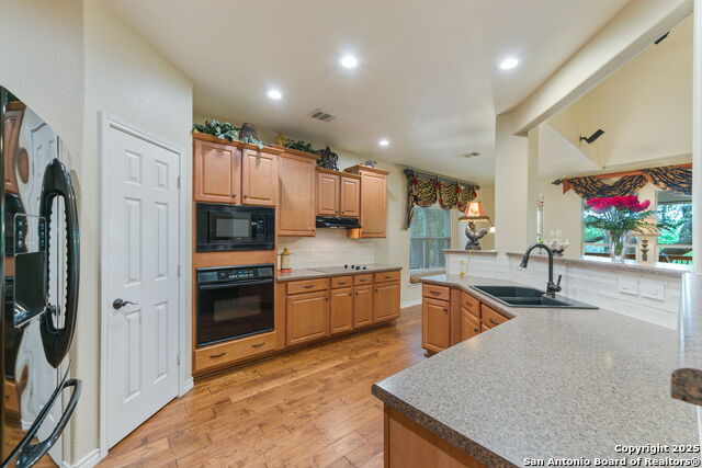 Image 20 of 53 For 26019 Meadowlark Bay