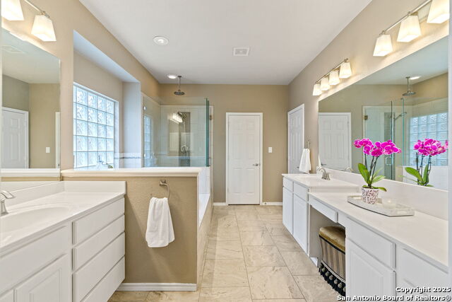 Image 28 of 53 For 26019 Meadowlark Bay