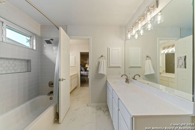 Image 31 of 53 For 26019 Meadowlark Bay