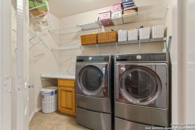 Image 37 of 53 For 26019 Meadowlark Bay