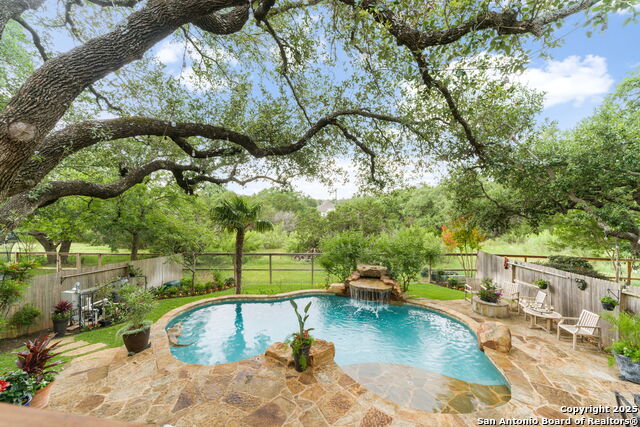 Image 46 of 53 For 26019 Meadowlark Bay