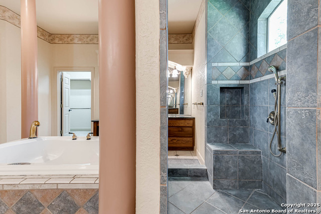 Listing photo id 15 for 132 Long Bow Rd