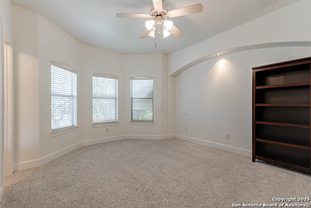 Listing photo id 23 for 132 Long Bow Rd