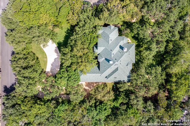 Listing photo id 31 for 132 Long Bow Rd