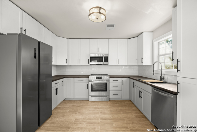 Image 16 of 28 For 402 Twin Elm