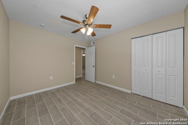 Image 17 of 32 For 9843 Flatland Trl