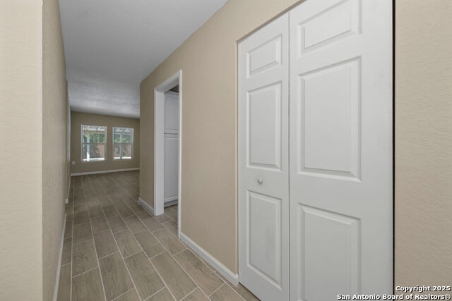 Image 4 of 32 For 9843 Flatland Trl