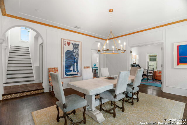 Image 13 of 51 For 241 Elsmere W