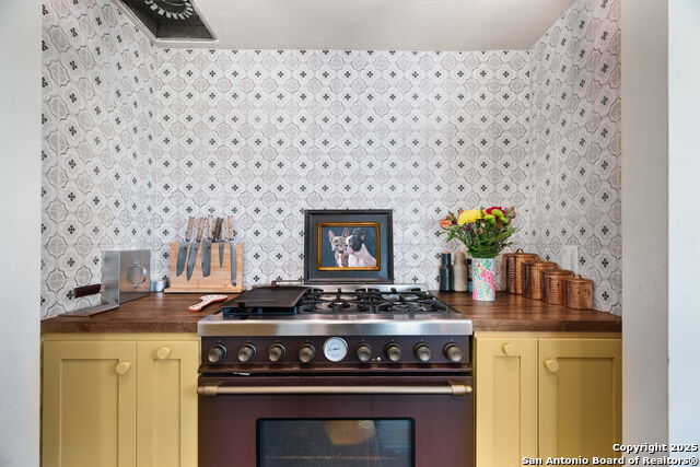 Image 18 of 51 For 241 Elsmere W