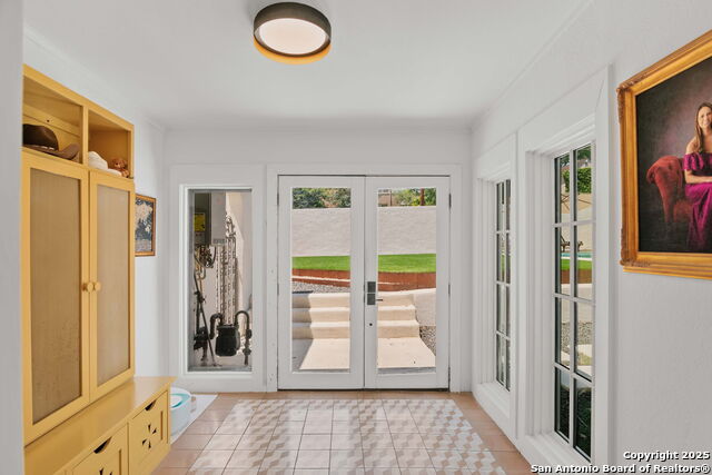 Image 23 of 51 For 241 Elsmere W