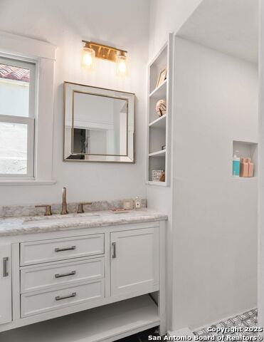 Image 24 of 51 For 241 Elsmere W
