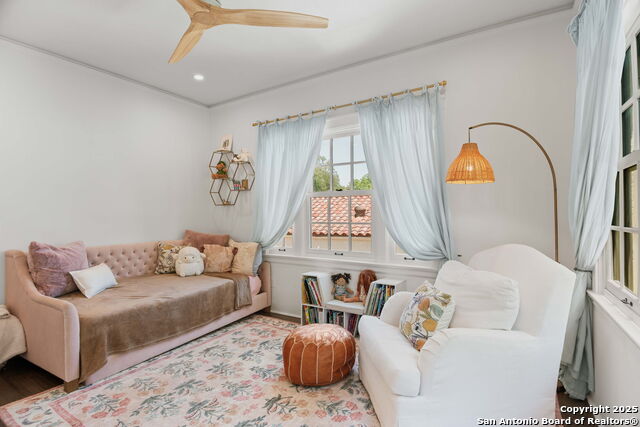 Image 30 of 51 For 241 Elsmere W