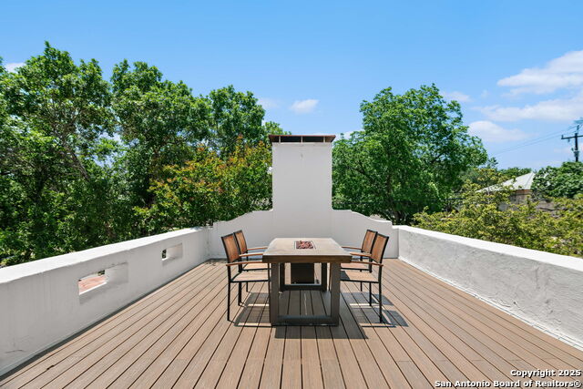 Image 37 of 51 For 241 Elsmere W
