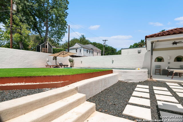 Image 43 of 51 For 241 Elsmere W