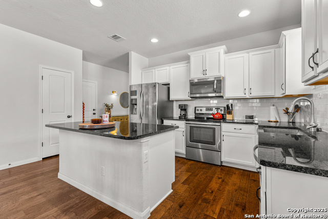 Image 8 of 32 For 11223 Pomona Park