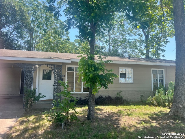 Listing photo id 0 for 130 Eastwood