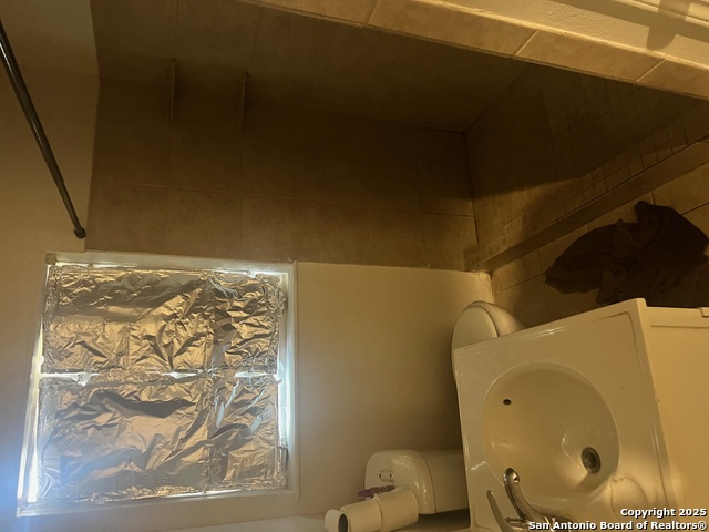 Listing photo id 3 for 130 Eastwood
