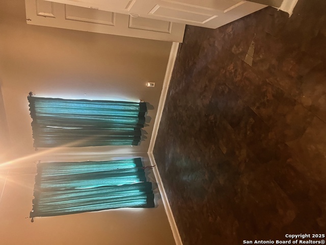 Listing photo id 5 for 130 Eastwood