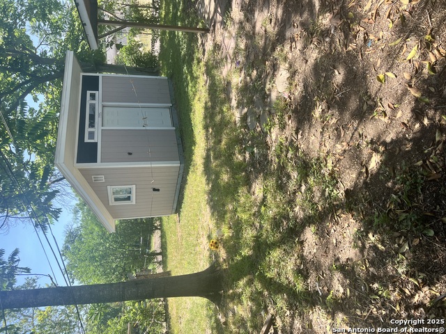 Listing photo id 7 for 130 Eastwood